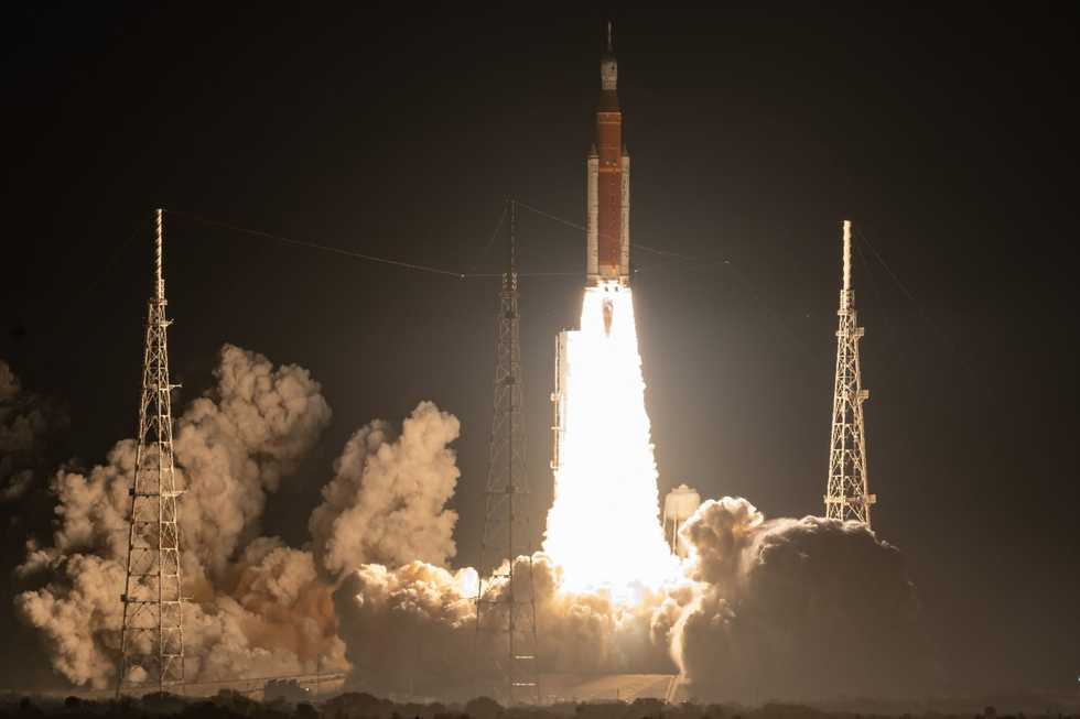 NASA kicks off new Moon program with Artemis I flight test