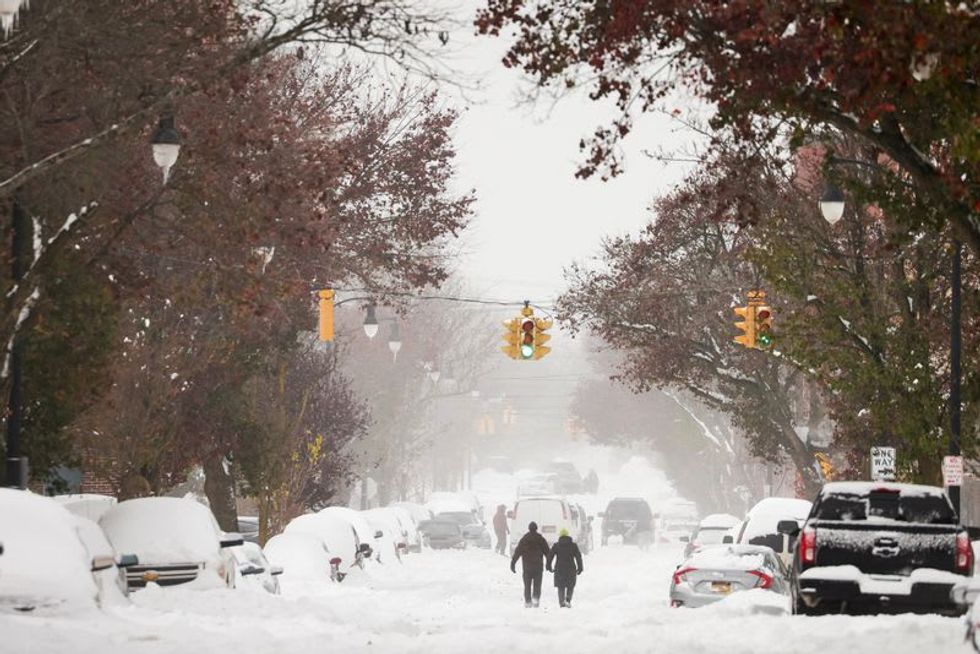 Snowstorm batters western New York, restricting travel ahead of busy Thanksgiving holiday