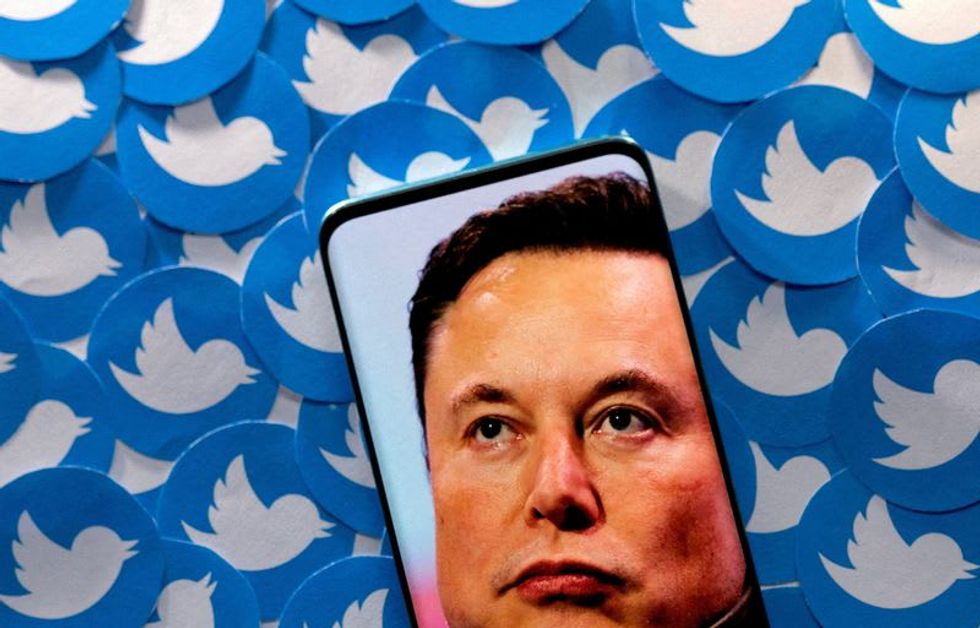 Musk says Apple mostly stopped advertising on Twitter
