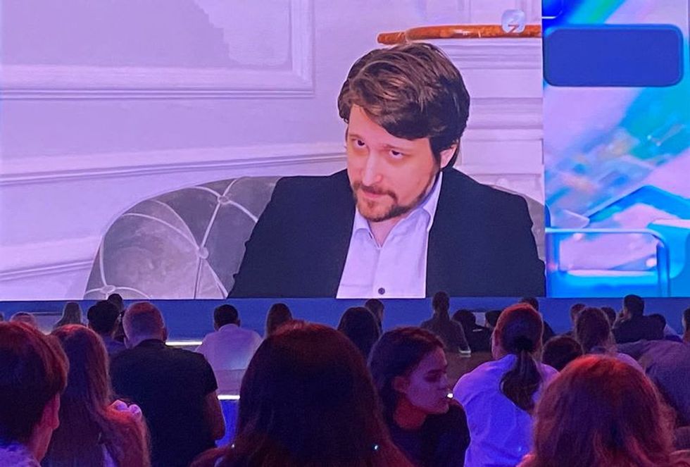 U.S. whistleblower Snowden gets a Russian passport