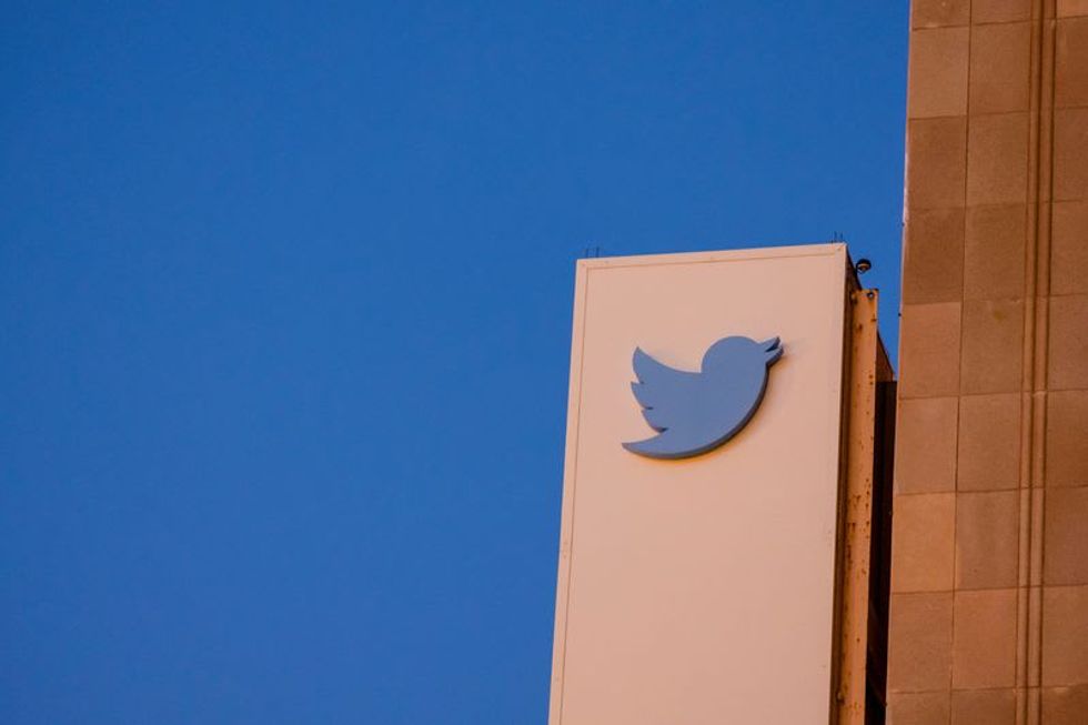 France's Macron discussed Twitter content rules in meeting with Musk