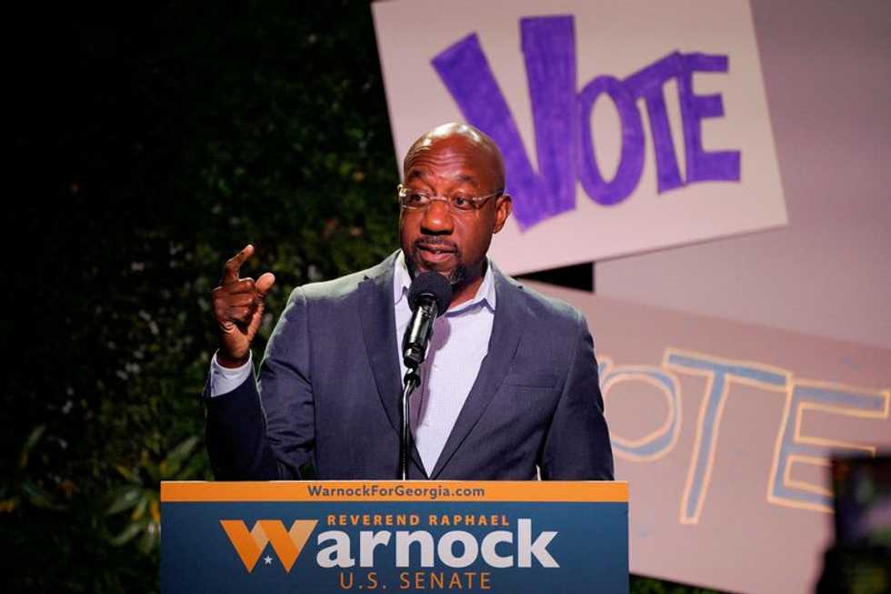 Senate candidates make last pitch in Georgia midterm election runoff