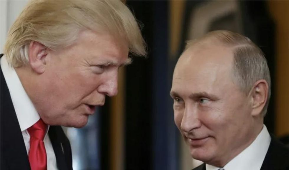 Trump's 'moral character' should have made 'this unfolding disaster' obvious to his apologists: columnist