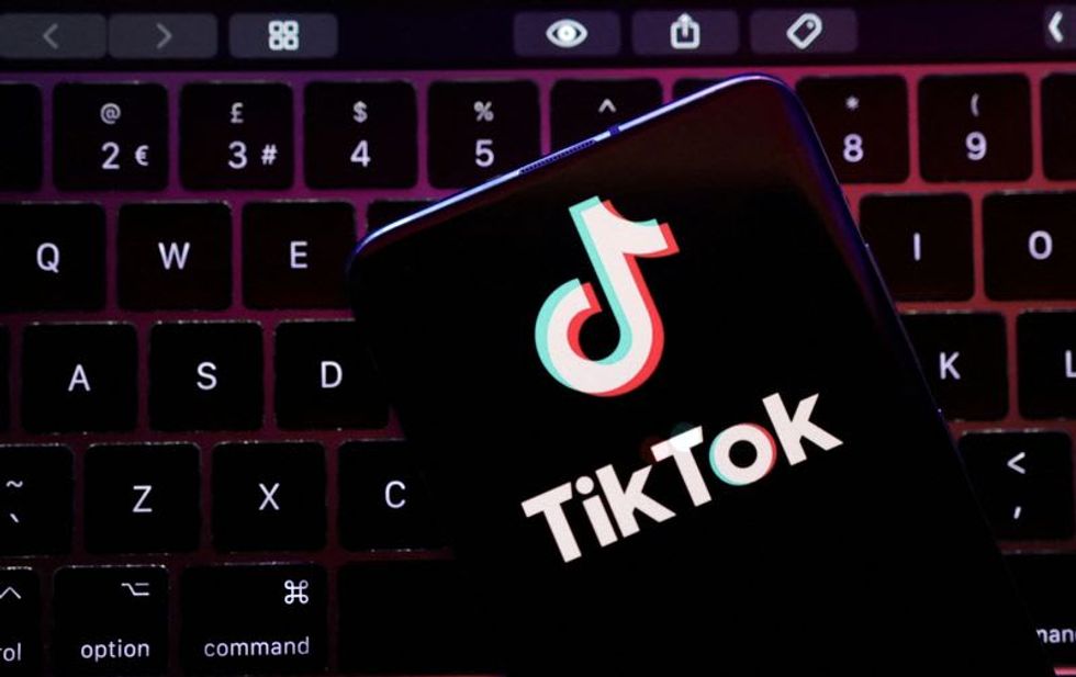 U.S. lawmakers unveil bipartisan bid to ban China's TikTok