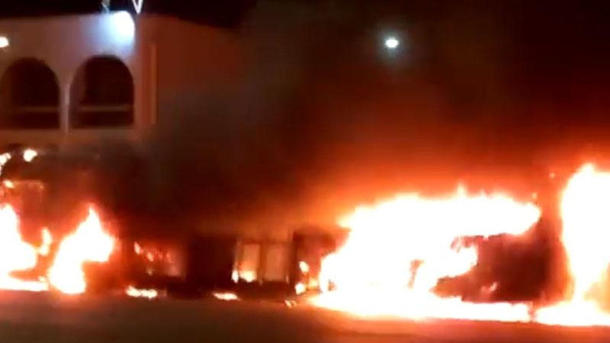 Echoes of January 6 as Bolsonaro supporters torch vehicles, attempt to storm police HQ