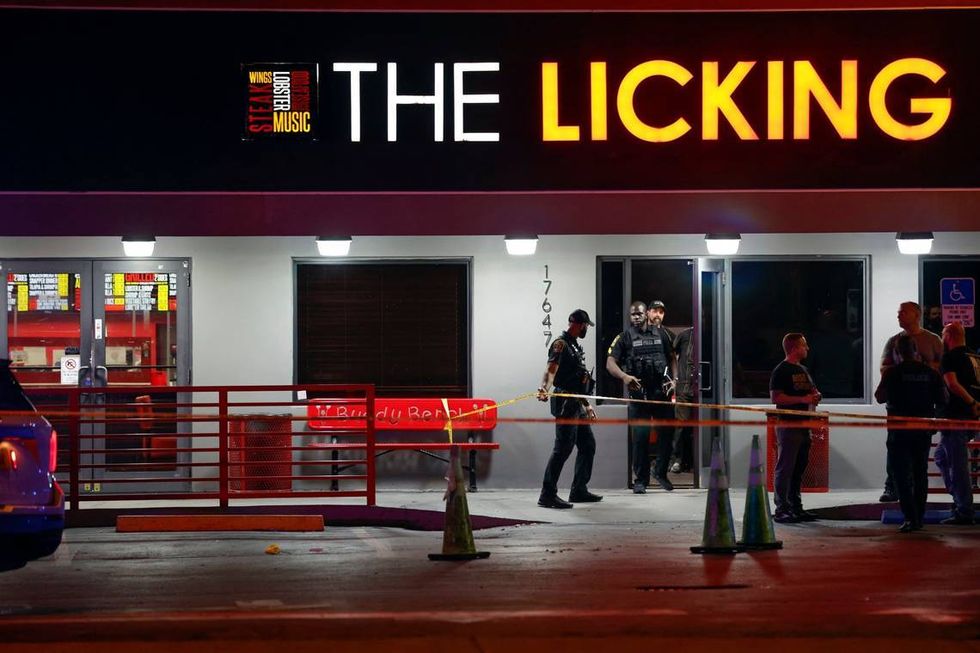 10 people injured after shots erupt outside popular Miami Gardens eatery, sources say