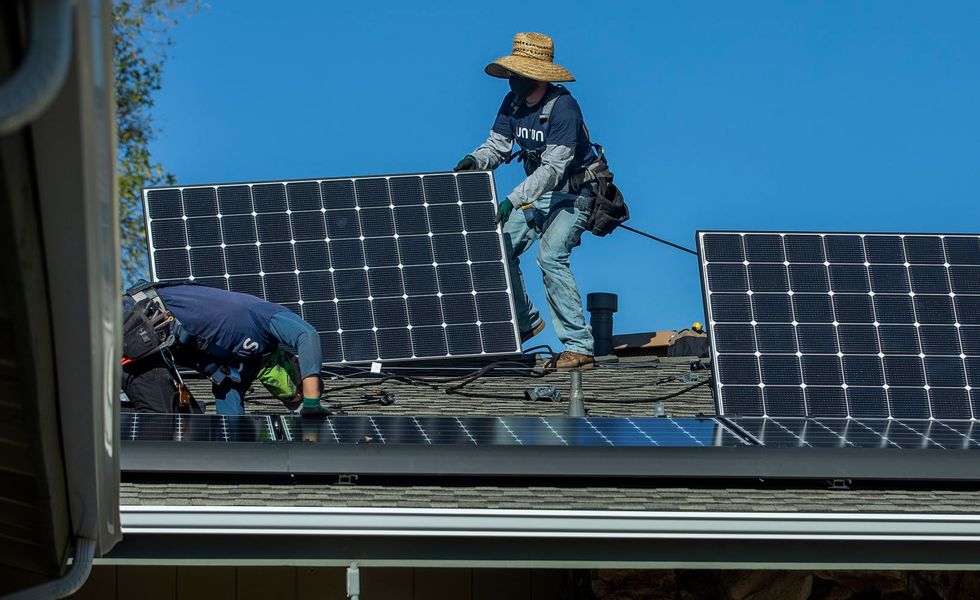 'Green banks,' poised for billions in climate funds, draw states' attention