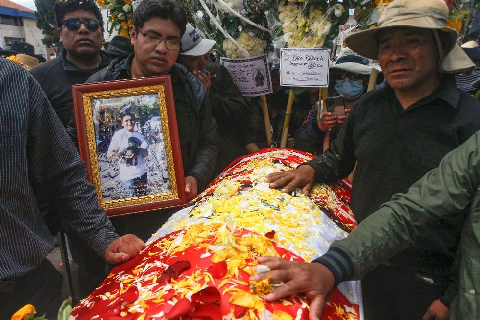 Peru protesters mourn their dead as clashes continue