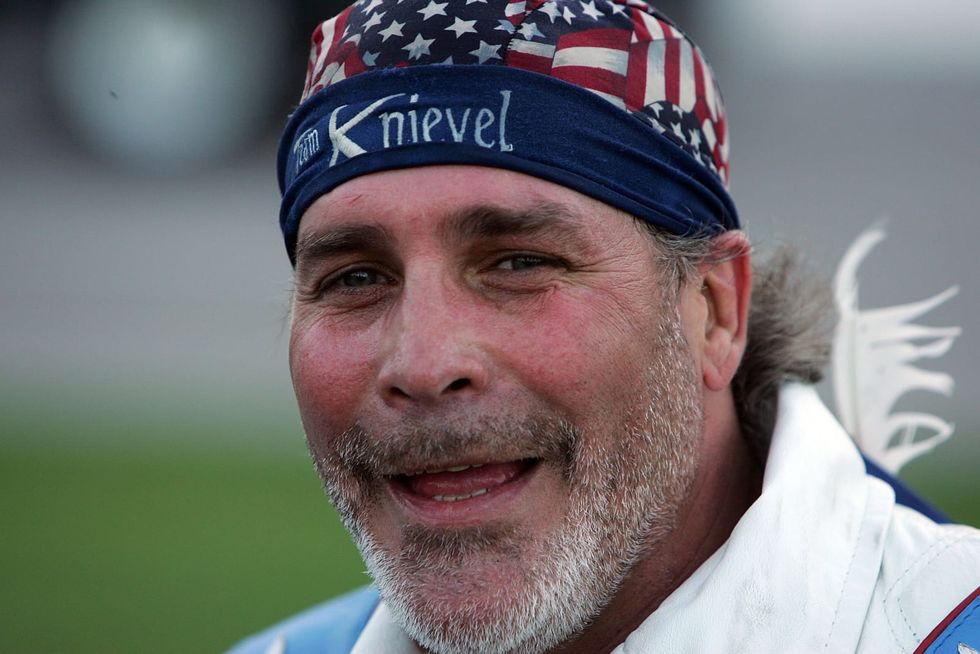 Stuntman Robbie Knievel, son of daredevil Evel Knievel, dead at 60 after cancer battle - Vimarsana News