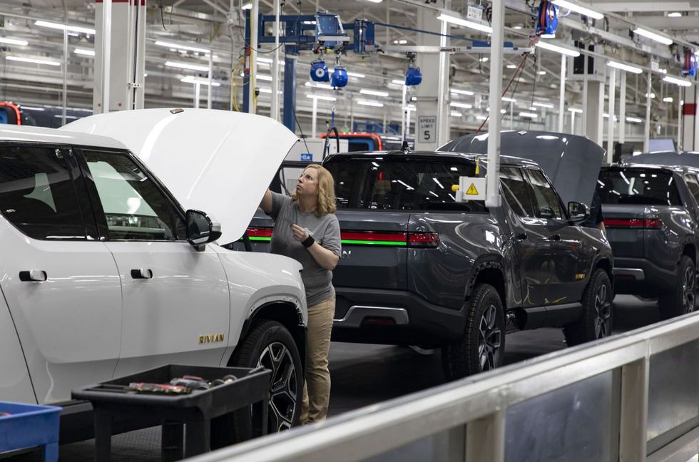 Illinois Jeep plant idling Tuesday will cost 1,200 jobs. Some fear an auto town will become a ghost town