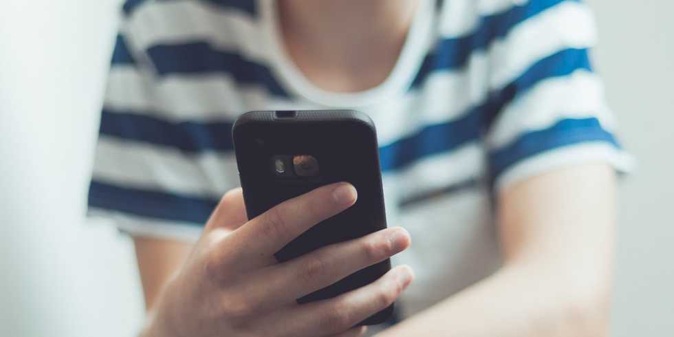 Habitual checking of social media linked to altered brain development in young adolescents