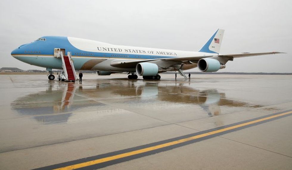 Biden stays faithful to Air Force One paint job: Air Force