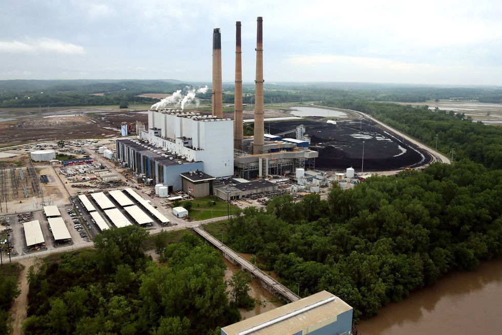Missouri pollution is so bad it hurts other states. Power plants ordered to cut emissions