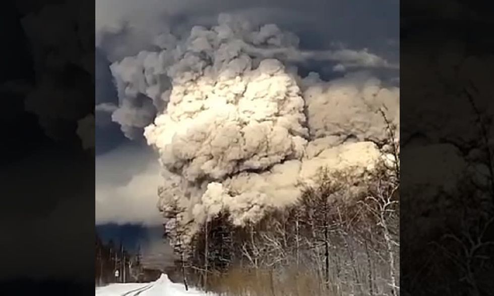 Major volcanic eruption in Russia's Far East threatens international air travel