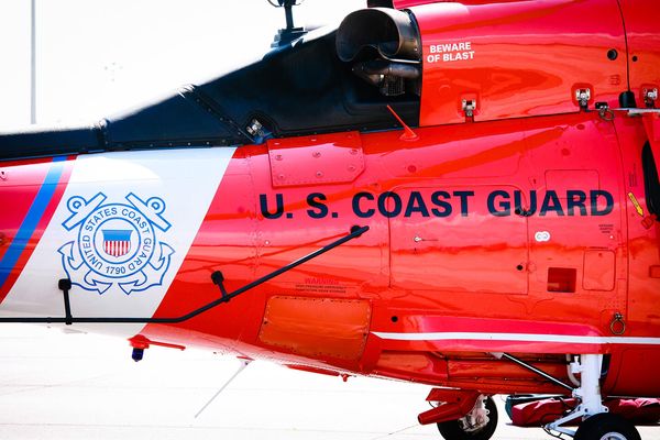 US Coast Guard crew saves 3 men from sunken boat off Dry Tortugas National Park