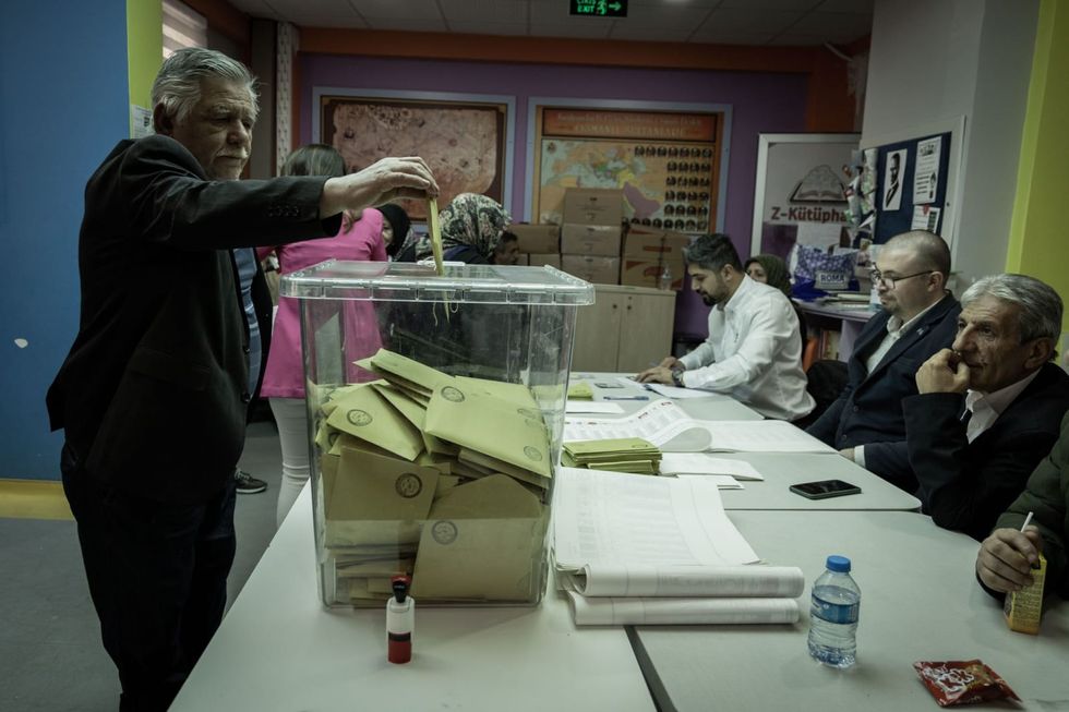 Counting begins in Turkey's elections as tight race expected