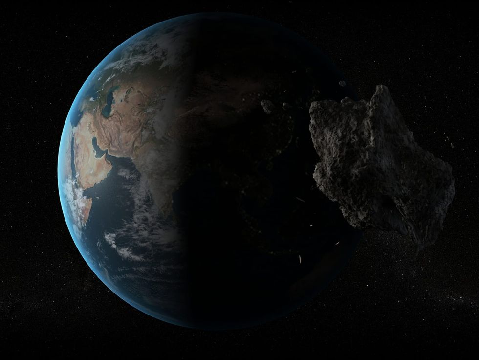 Formidable asteroid to hurl past Earth Sunday, 4 others approaching this weekend
