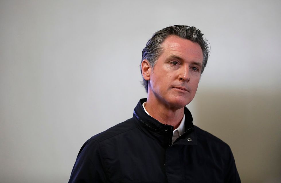 16 migrants from Texas flown to Sacramento, dropped off on doorstep of Catholic diocese