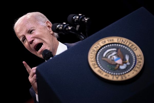 Biden royally baffles audience with 'God save the queen, man'