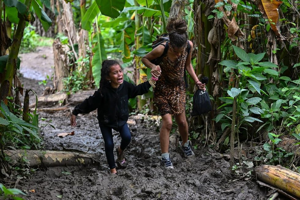 US plan keeps migrants waiting farther from border