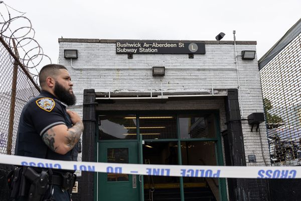 Teen subway surfer dead in Brooklyn L train incident; second teen critical, NYPD says