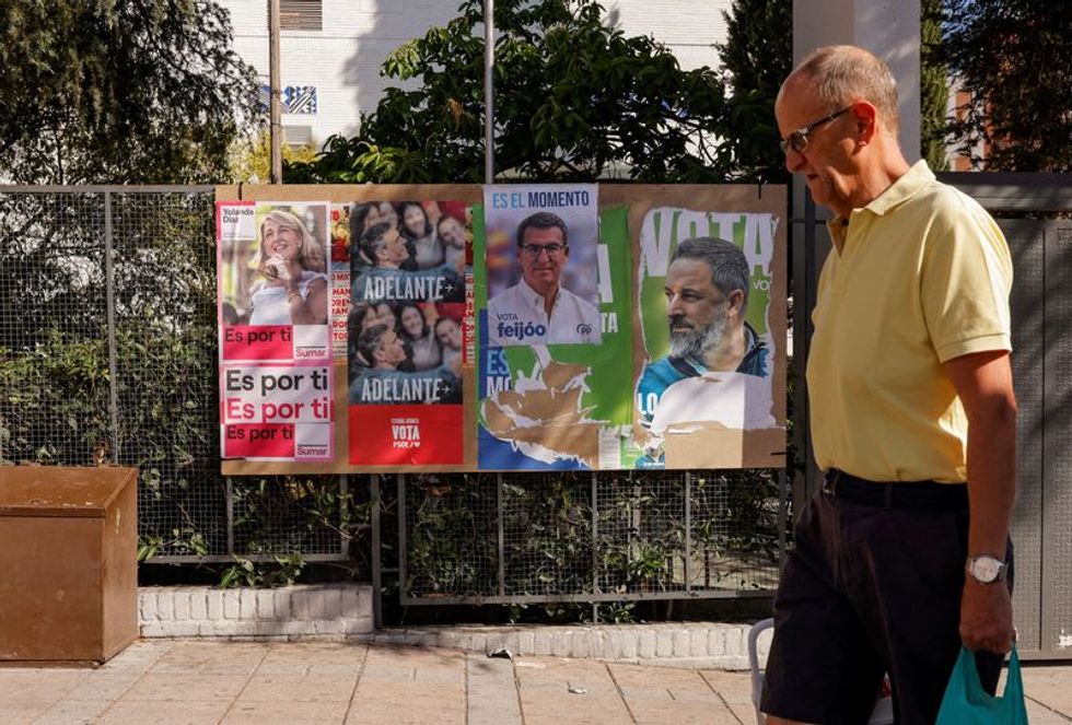 Spain's People's Party could win absolute majority with Vox: poll