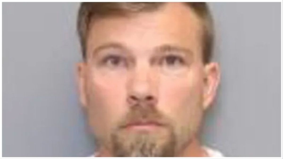 Fight over parking spot leaves 3 dead in suspected hate crime: report