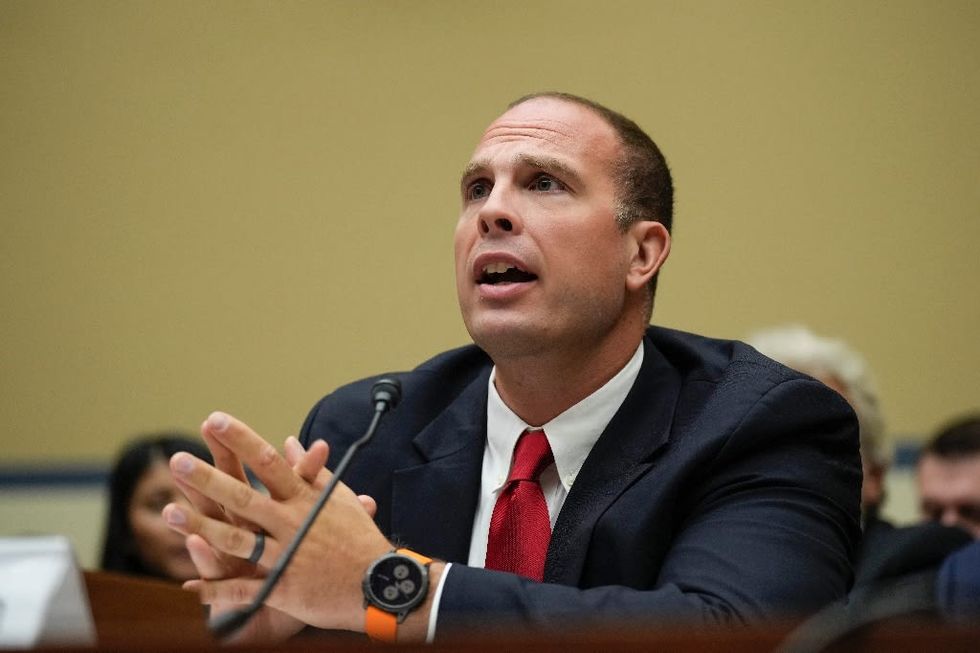 Ex-intel officer says US hiding info on alien craft
