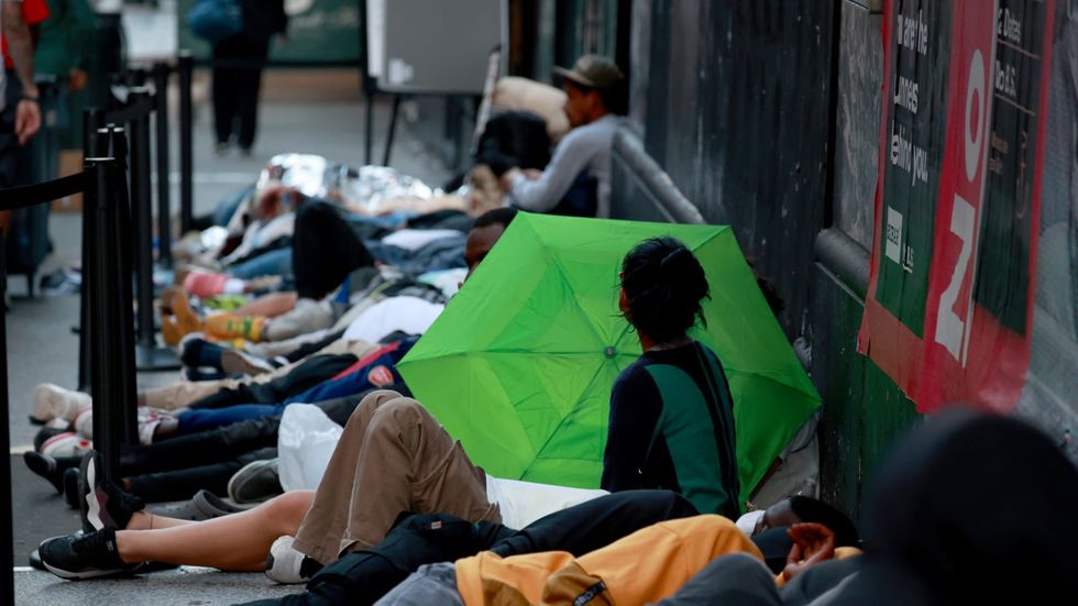 Hundreds of NYC shelter beds sat vacant while migrants slept outside Roosevelt Hotel, data shows