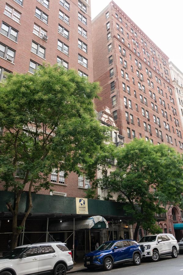 Manhattan man kills wife, kids ages 1 and 3 in horrifying murder-suicide, cops say