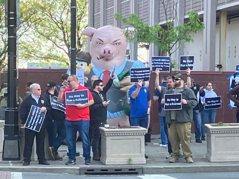 NJ Transit engineers vote to strike but assure riders it won’t happen on Labor Day