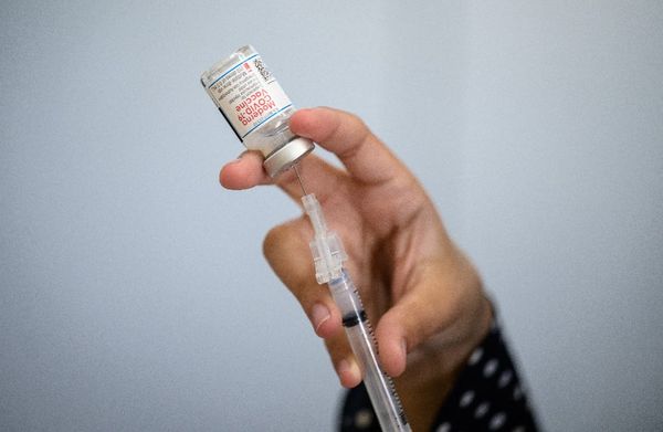 U.S. approves updated COVID vaccines for fall