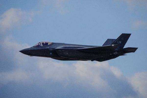 Too stealthy? US military jet disappears from skies