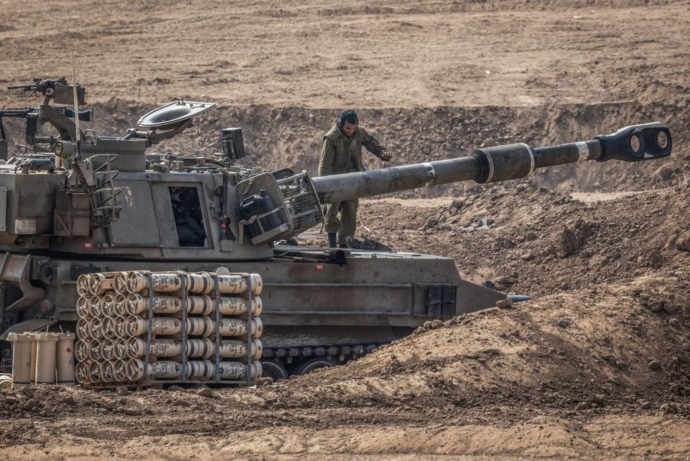 Israeli army continues ground advance in Gaza Strip
