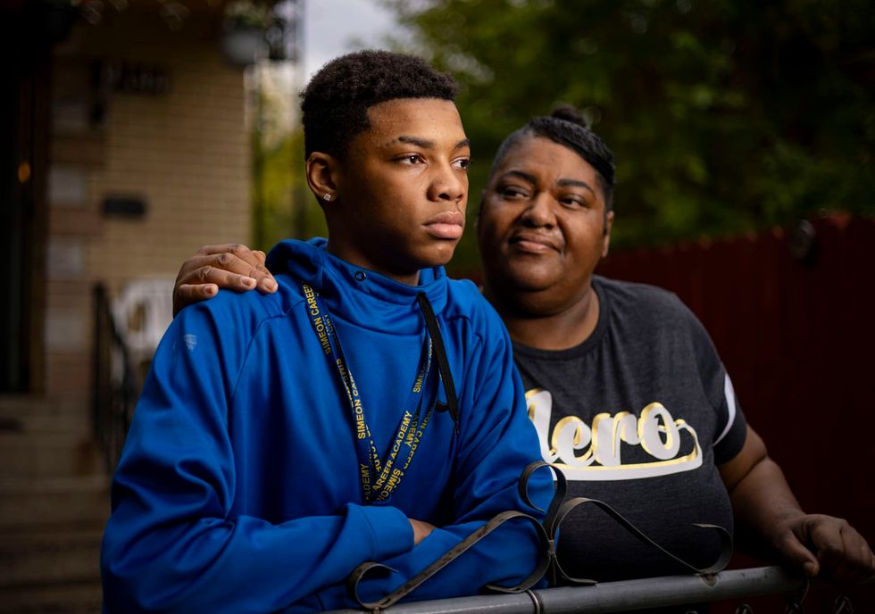 Chicago police officer under investigation for striking 8th grader while off duty