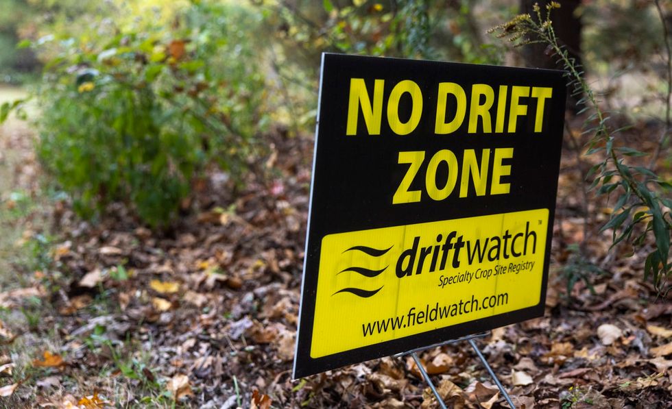 Weedkillers are hitting Missouri and Illinois forests. And they’re killing trees.