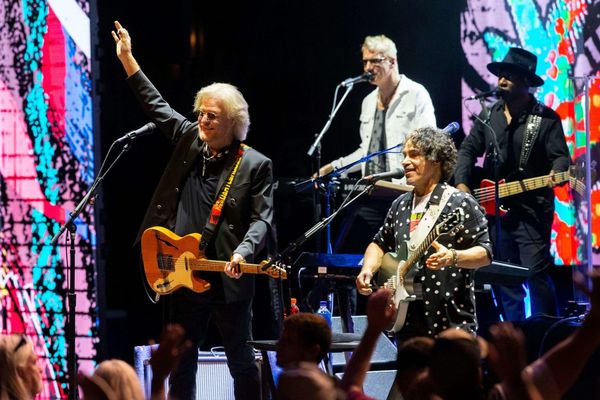 Daryl Hall is suing John Oates. Is the Philly-born pop and R&B duo ‘Out of Touch’?