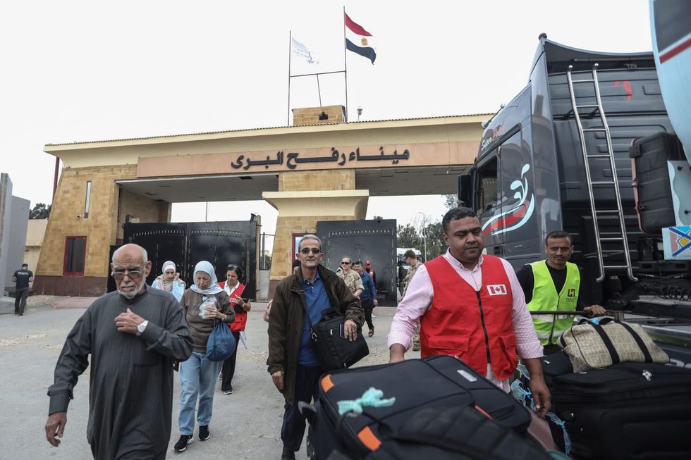 Foreigners and dual nationals allowed to cross from Gaza to Egypt