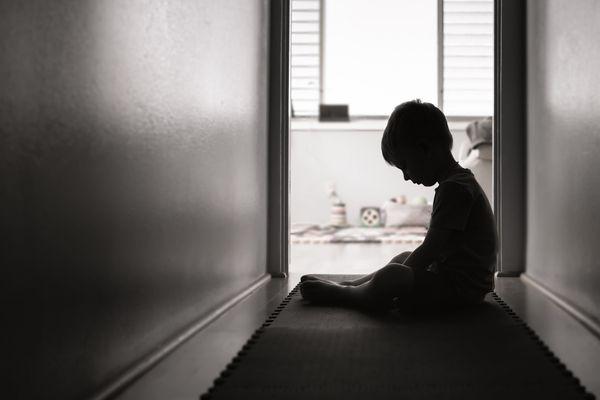 Florida foster care agency failed to pay bills, caused kids to sleep in offices, suit says