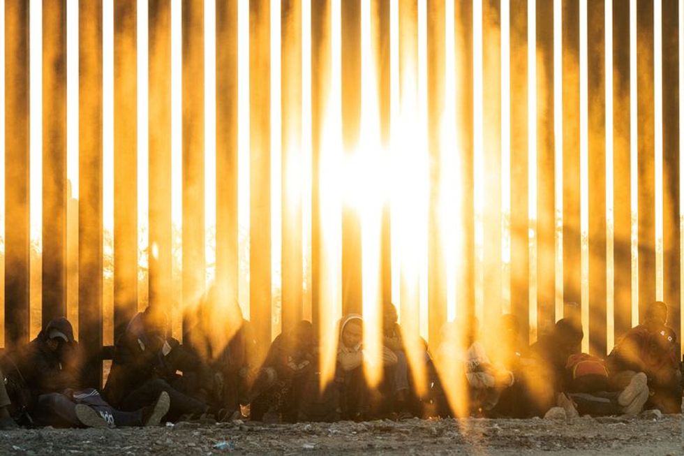 Arizona governor orders National Guard to the border