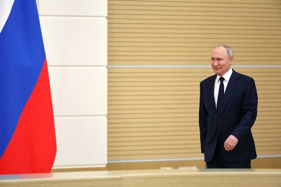 Putin to run for president as an independent candidate: sources
