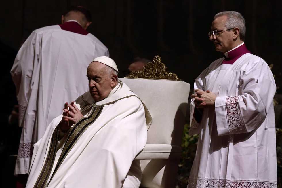 Pope pleads for end to Israel's assault on Gaza