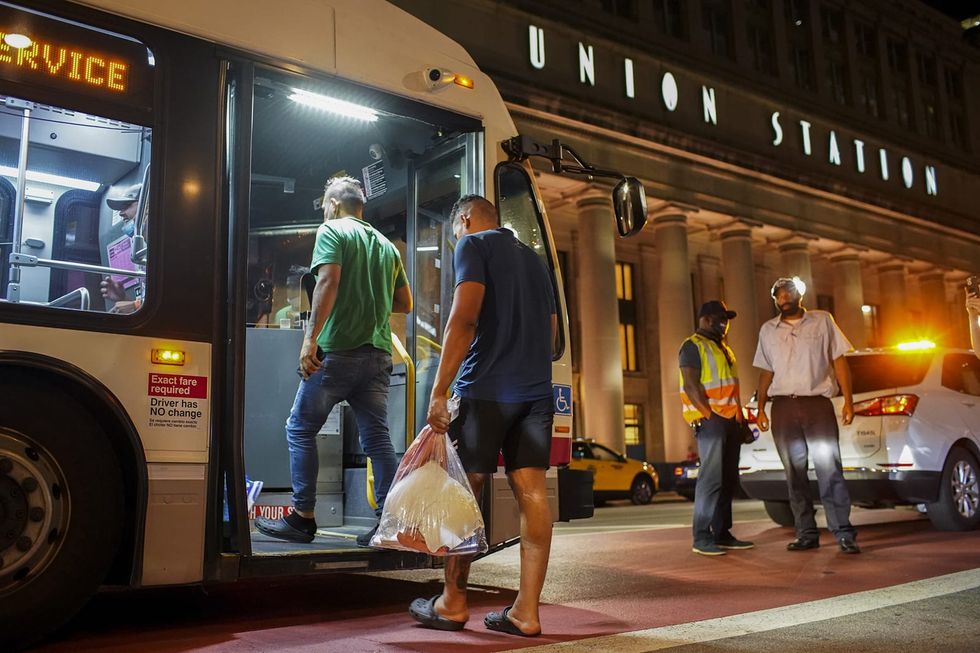 Texas flies migrants to Illinois, with buses sent to Chicago, officials say