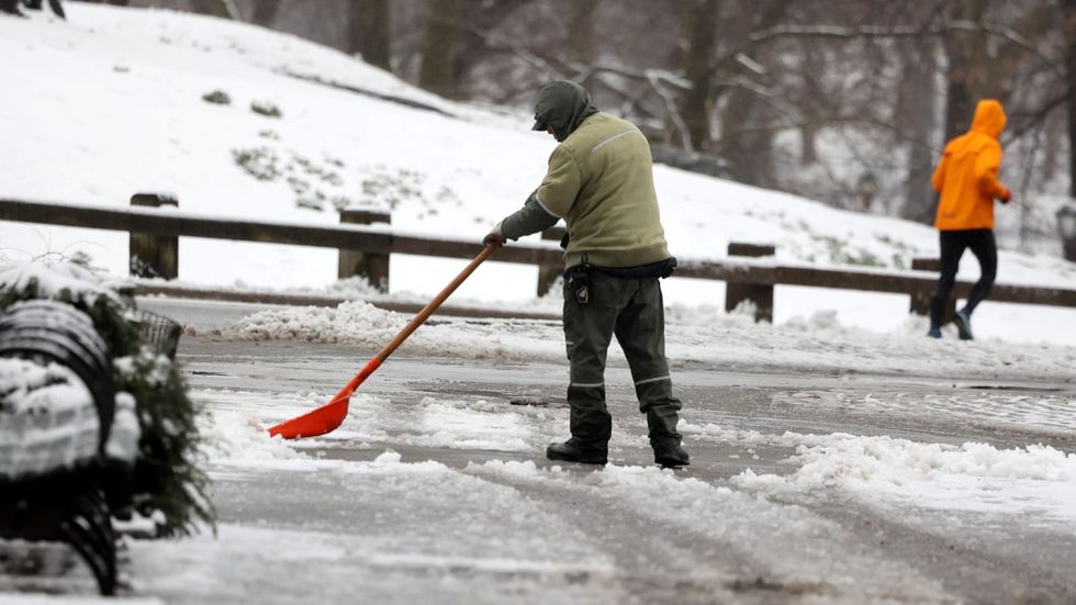 Winter storm warnings issued as major snow storm takes aim at NYC