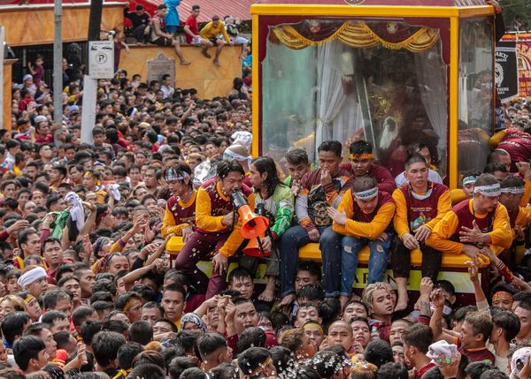 Over 2.6M barefoot devotees flock to Christ icon in Philippines