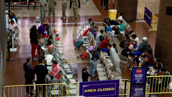 NYC officials ‘definitely’ considering curfews at migrant shelters amid panhandling complaints