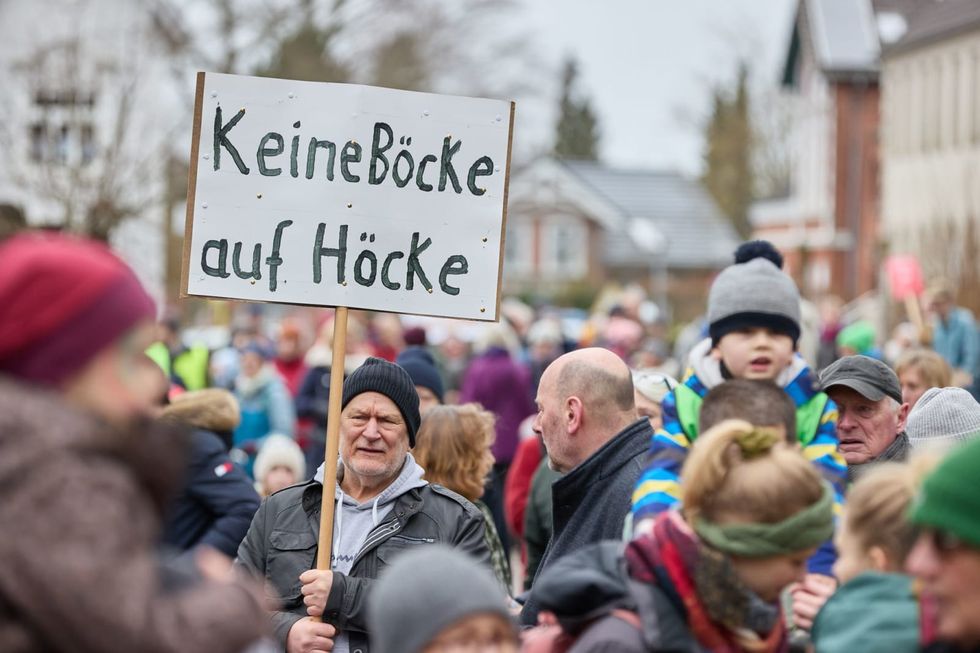 Thousands demonstrate against right-wing extremism across Germany