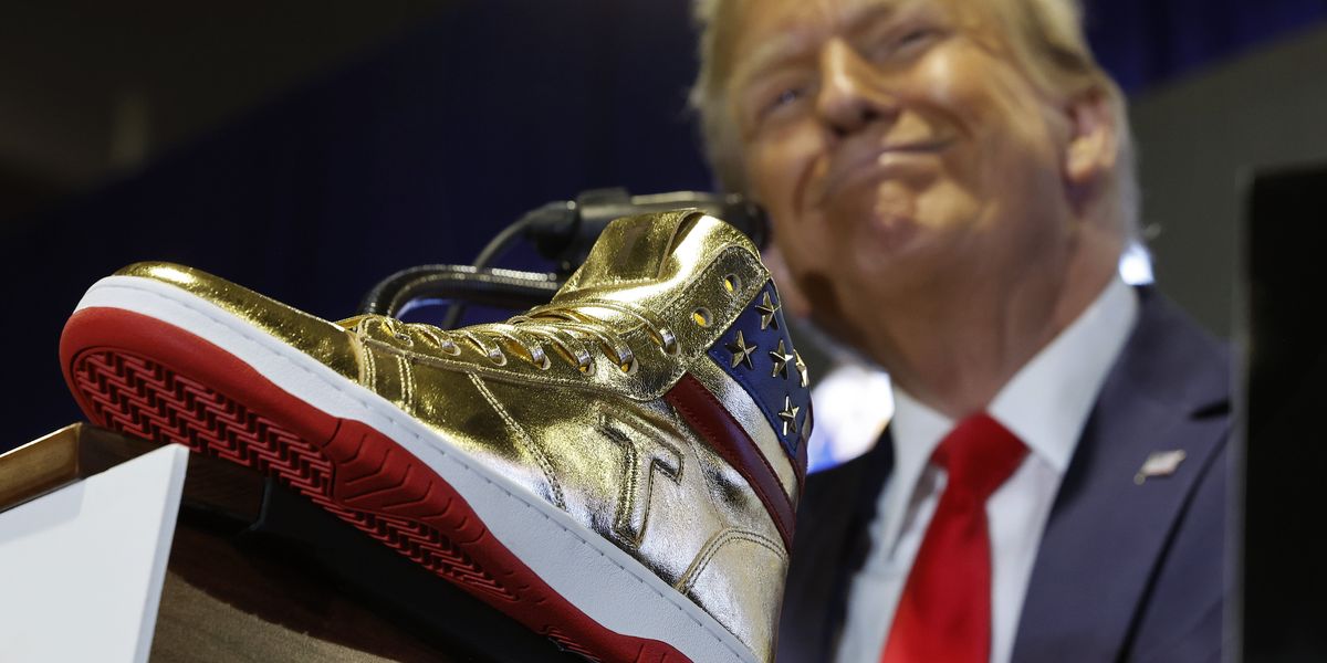 Trump's gold shoes ridiculed after price drop: 'Just surrendered 75% of their price'