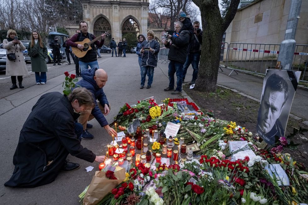 Thousands attend emotional Navalny funeral in Moscow