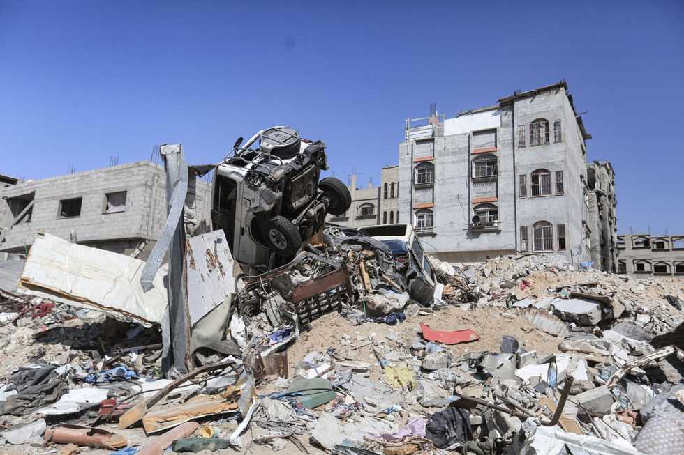 Israel pulls troops from southern Gaza but says war far from over